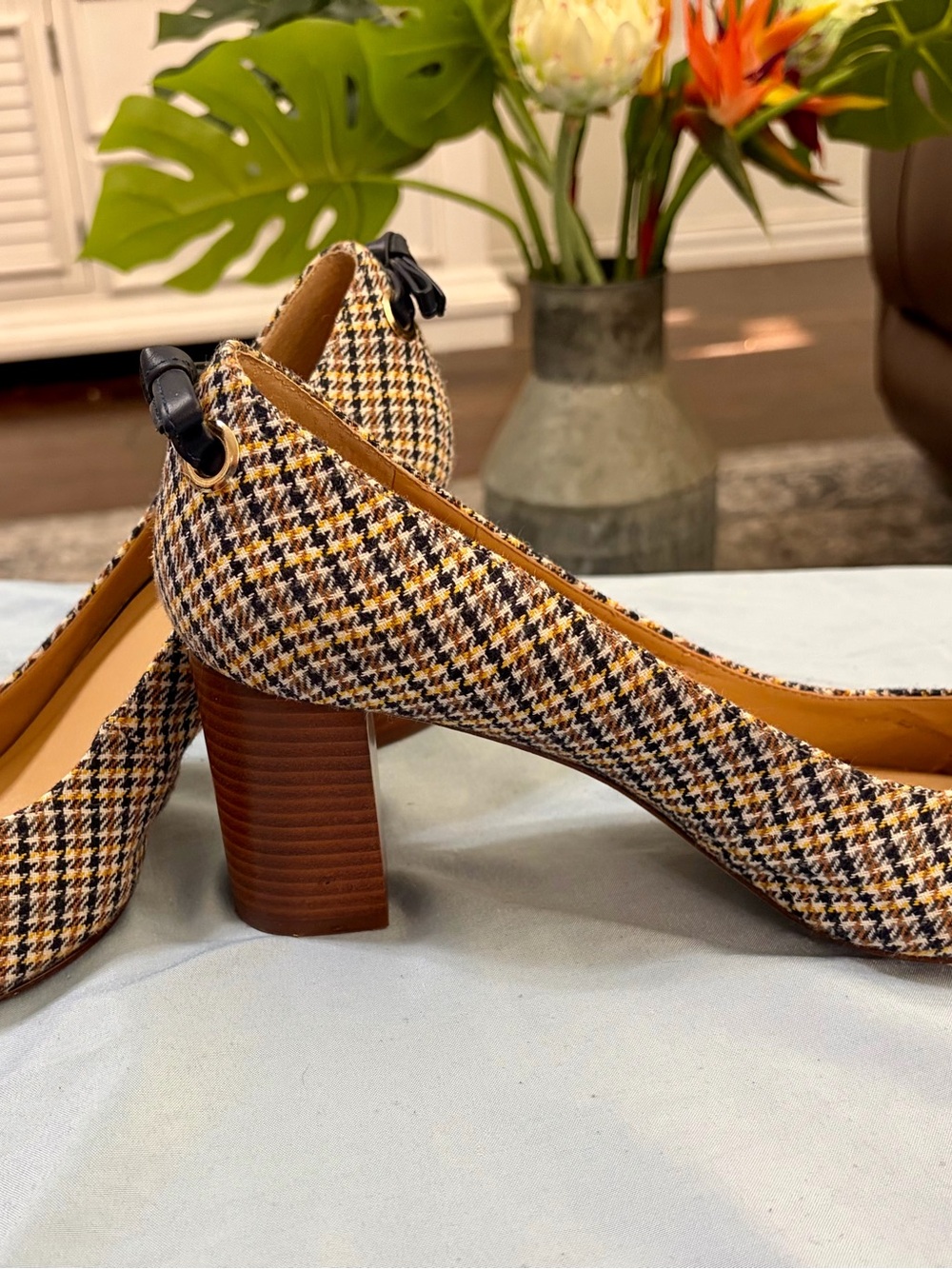 Talbots Houndstooth Block Heel Pumps in Navy and Tan